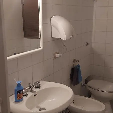 בית נופש Cairoli's View *